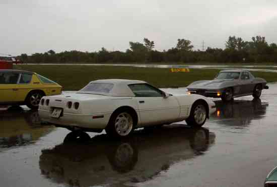 Corvettes im Regen